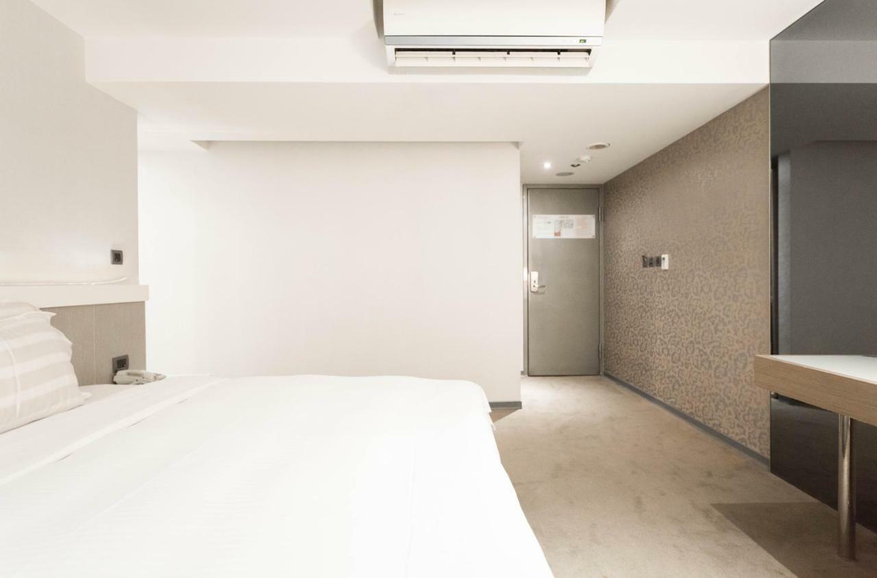 Saual Keh Hotel Taipei Bagian luar foto