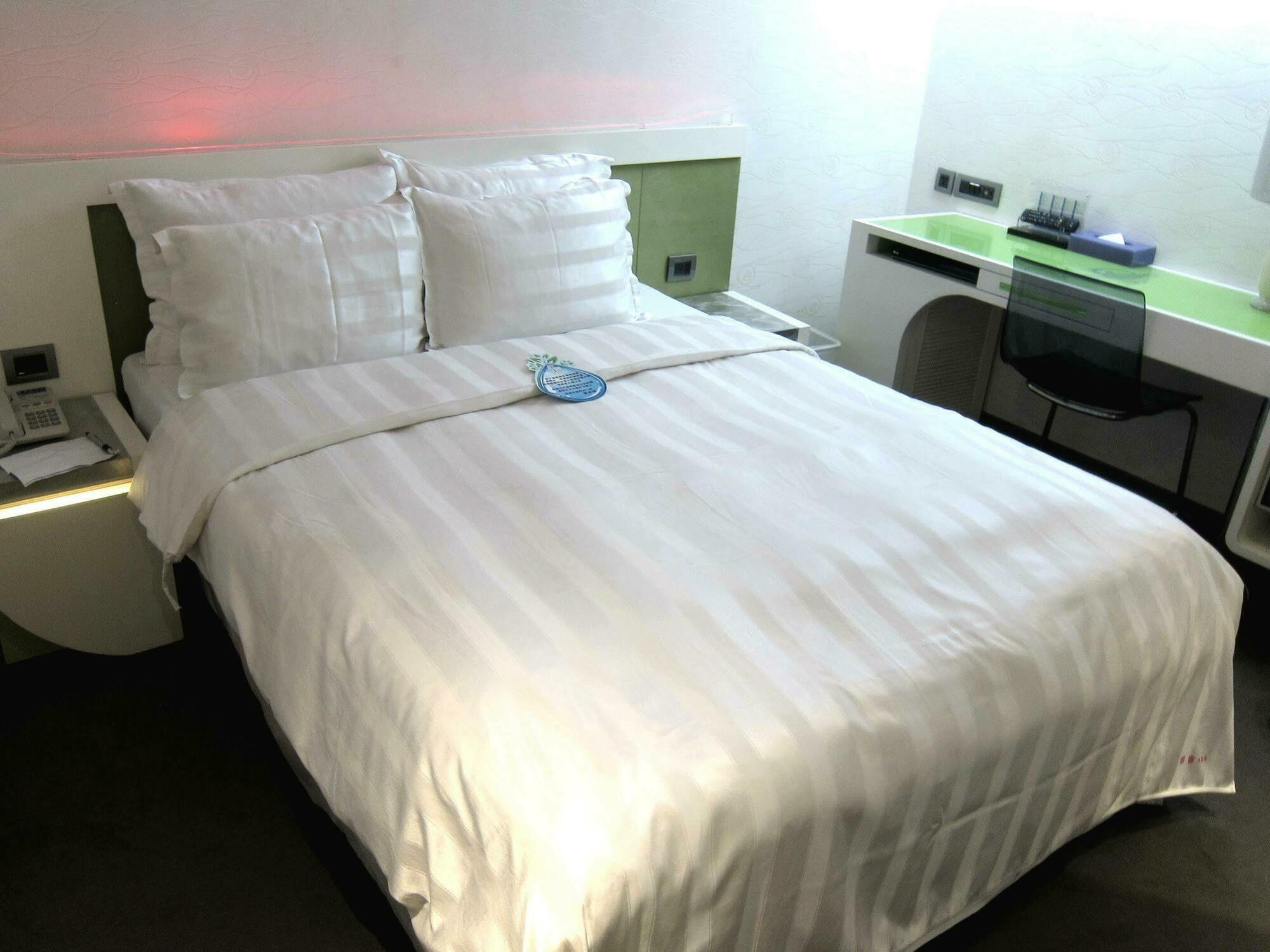 Saual Keh Hotel Taipei Bagian luar foto